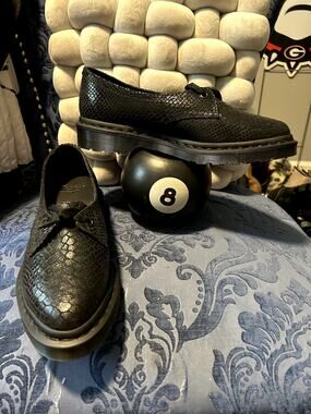 Dr Martens Siano Hi Shine Snake size 8/EU 39 NWT
